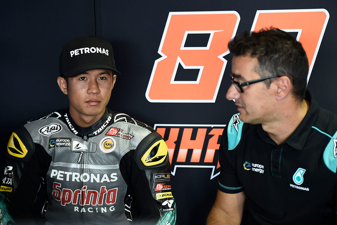 パウィは第10戦チェコGPで復帰するも、初日走行後に激しい痛みに見舞われ、以降のセッションを欠場した。