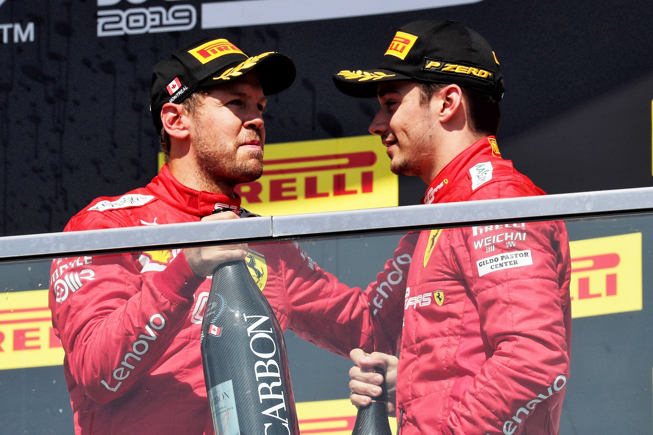 2019年F1カナダGPで表彰台に上ったセバスチャン・ベッテルとシャルル・ルクレール（フェラーリ）