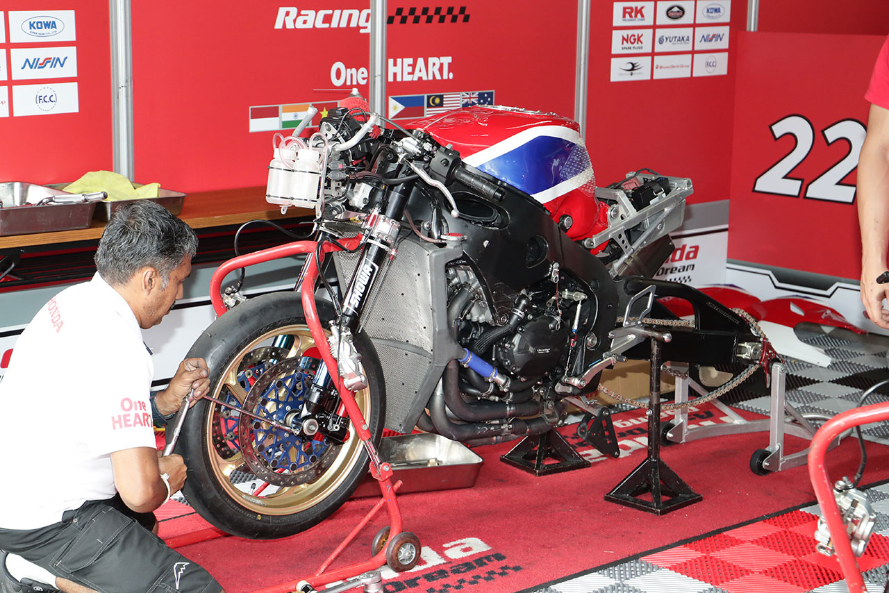 全日本ロードレース選手権ブログ JSB1000メカもの編