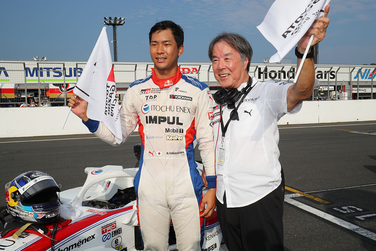 スーパーフォーミュラ初優勝を飾った平川亮と星野一義監督（ITOCHU ENEX TEAM IMPUL）