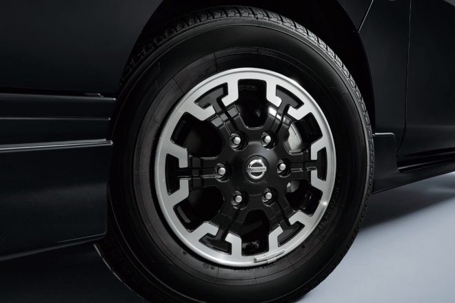 NV350キャラバン プレミアムGX アーバンクロム専用15インチアルミホイール