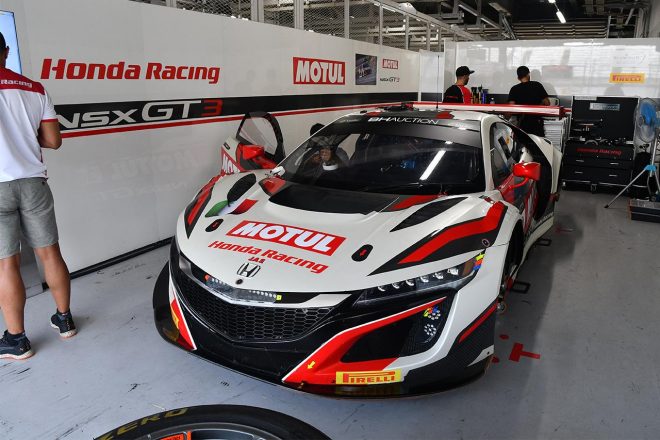 ホンダ・チーム・モチュールの30号車ホンダNSX GT3