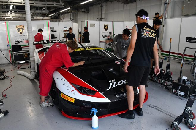 JLOCの87号車ランボルギーニ・ウラカンGT3エボ