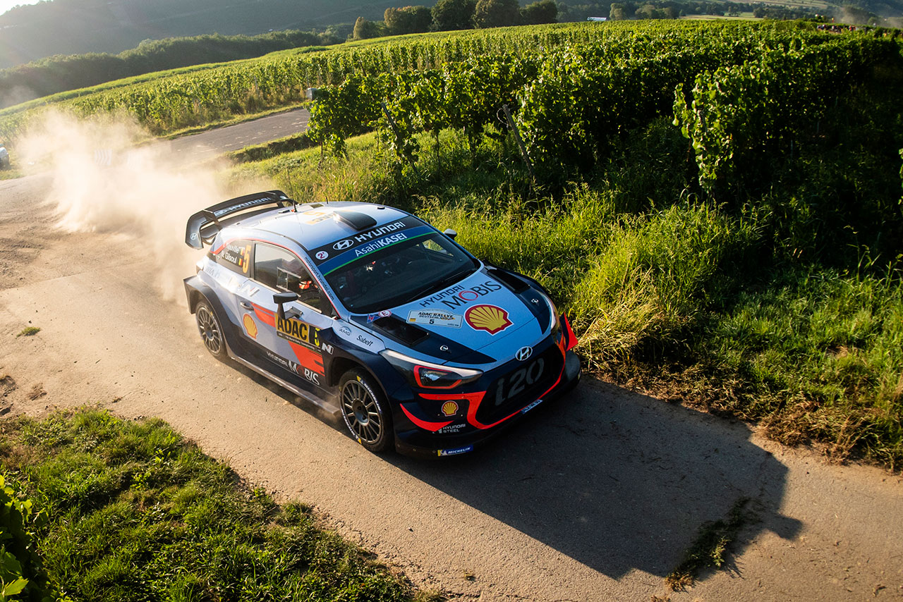 ブドウ畑を縫うように走る農道を舞台にしたステージもある