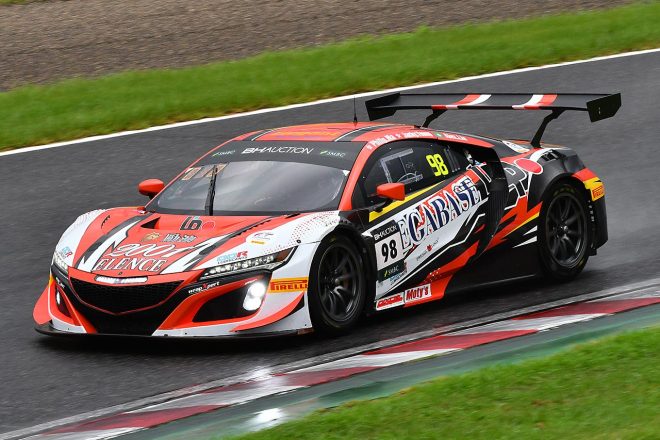98 Am アロウズ・レーシング ホンダNSX GT3 P.マ／L.リウ／J.ユン