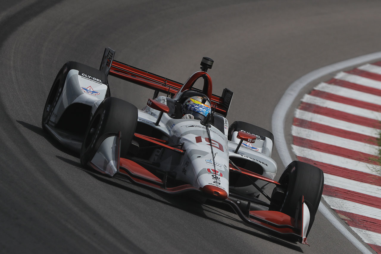 好調な走りを見せるサンティーノ・フェルッチ