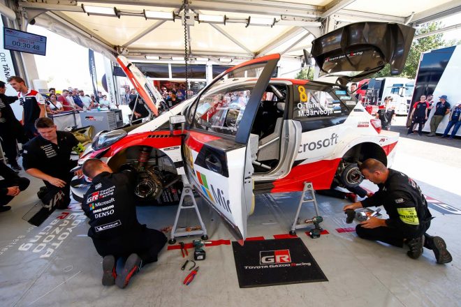 オット・タナクのトヨタ・ヤリスWRC