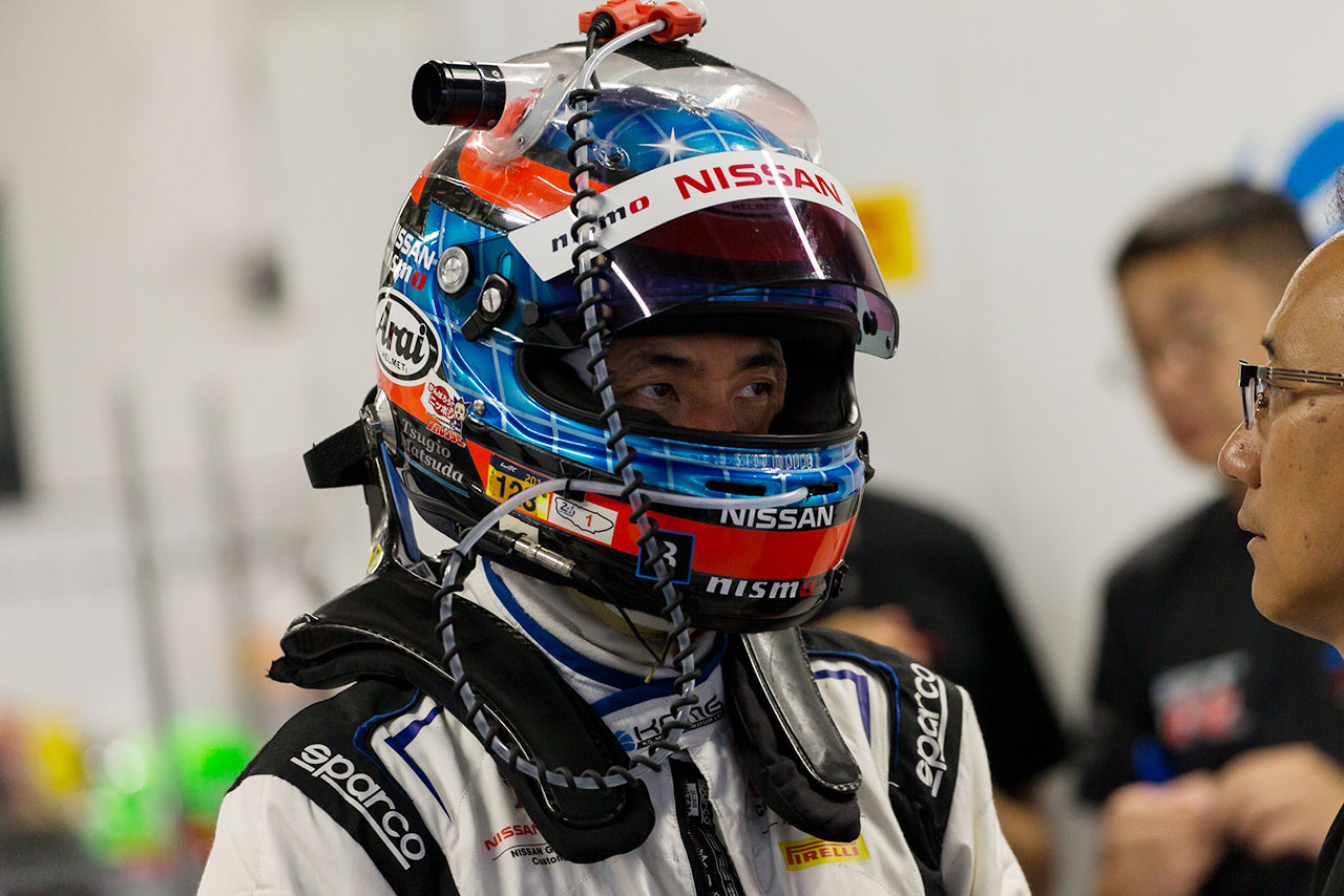 35号車ニッサンGT-RニスモGT3をドライブする松田次生