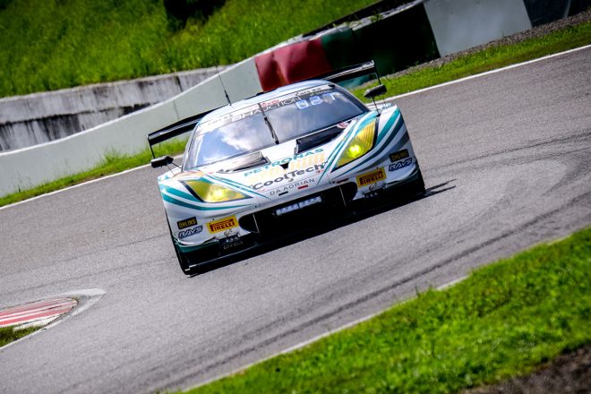 カーズ東海ドリーム28の2号車ロータス・エヴォーラMC