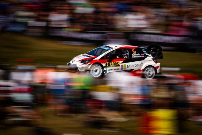 2番手に浮上したクリス・ミーク（トヨタ・ヤリスWRC）