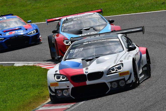 鈴鹿10時間をリードするBMWチーム・シュニッツァーの42号車M6 GT3
