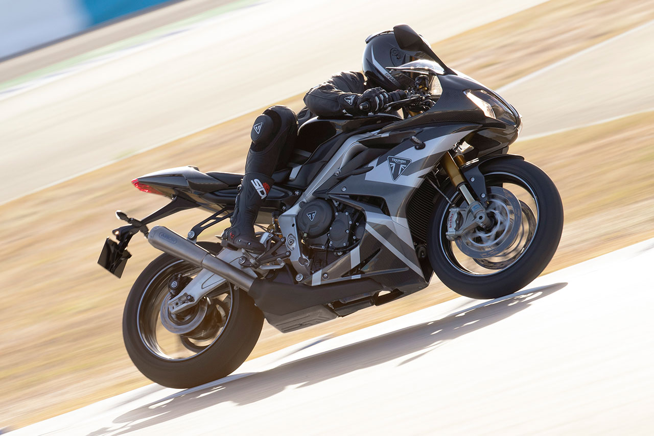 デイトナMoto2 765リミテッドエディションの走り