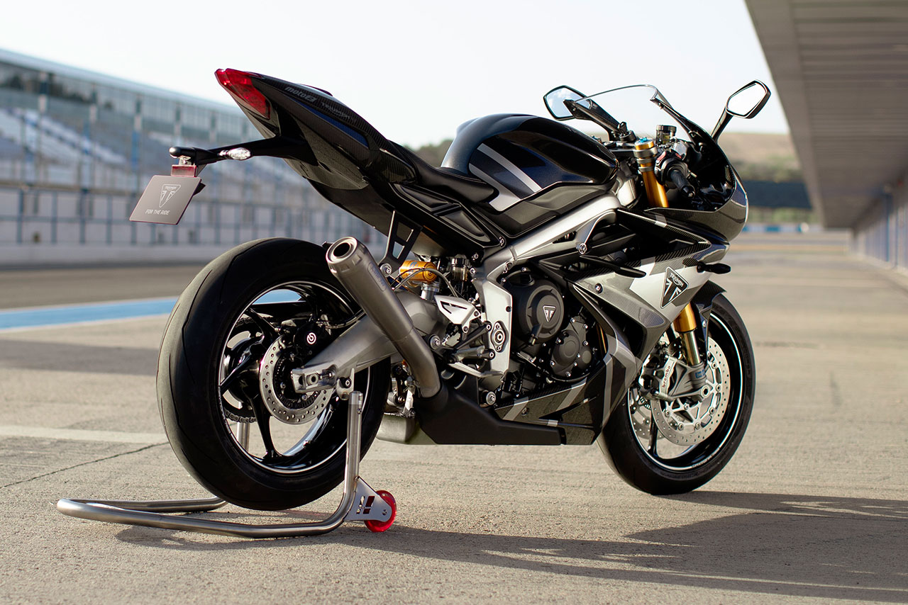 デイトナMoto2 765リミテッドエディション（右リヤ）