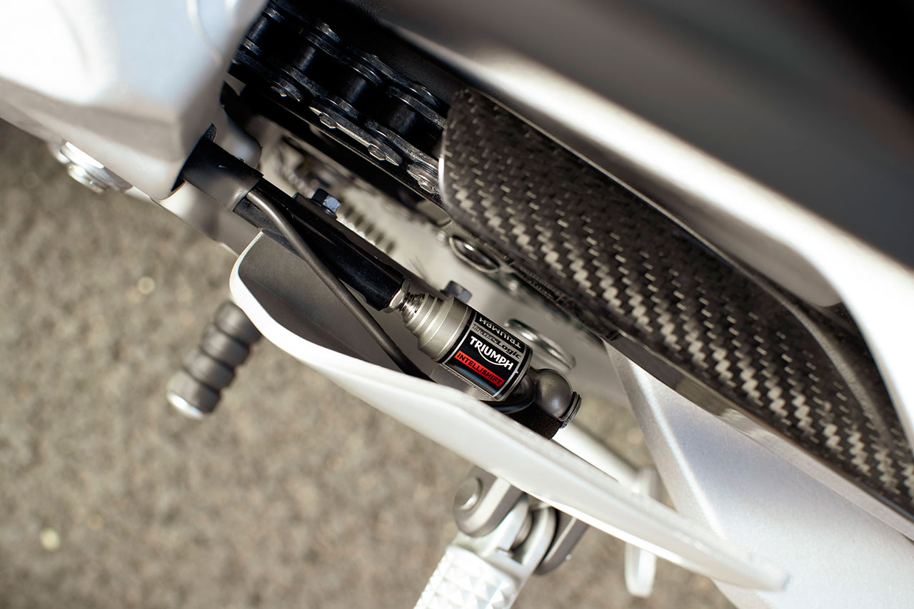 デイトナMoto2 765リミテッドエディションに装備されるクイックシフター