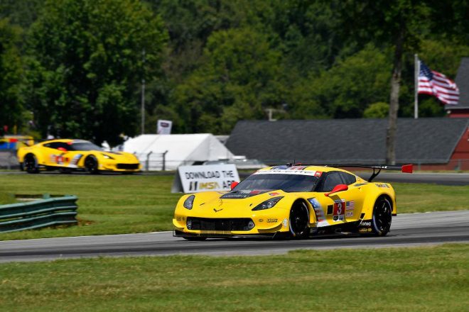 コルベット・レーシングの3号車、4号車シボレー・コルベットC7.R