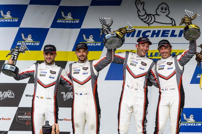 ワン・ツー・フィニッシュを飾ったポルシェGTチームの（左から）ローレンス・ファントール、アール・バンバー、911号車のニック・タンディとパトリック・ピレ