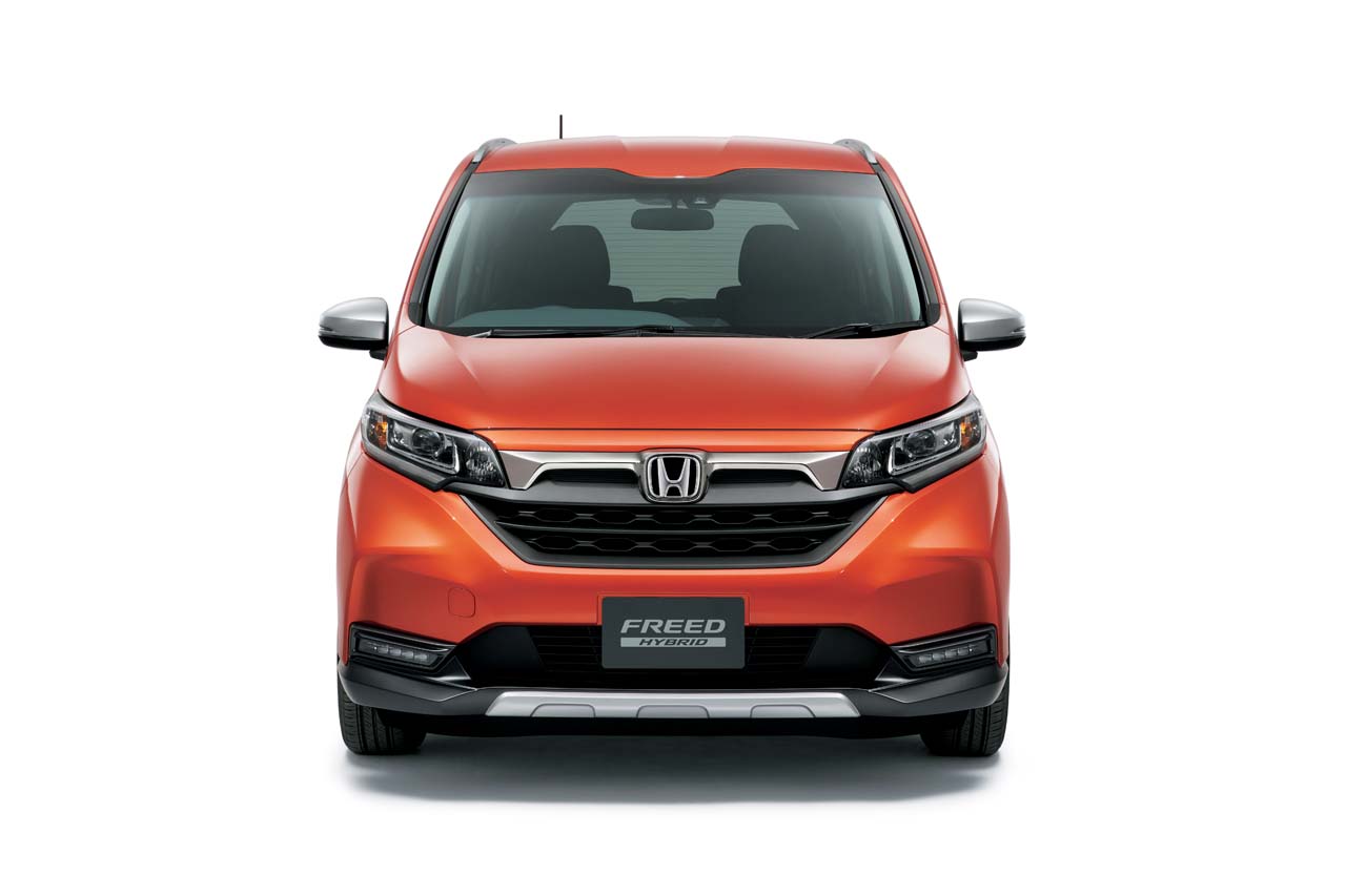 クロスオーバースタイルのエクステリアデザインが特長の新グレード“CROSSTAR（クロスター）”