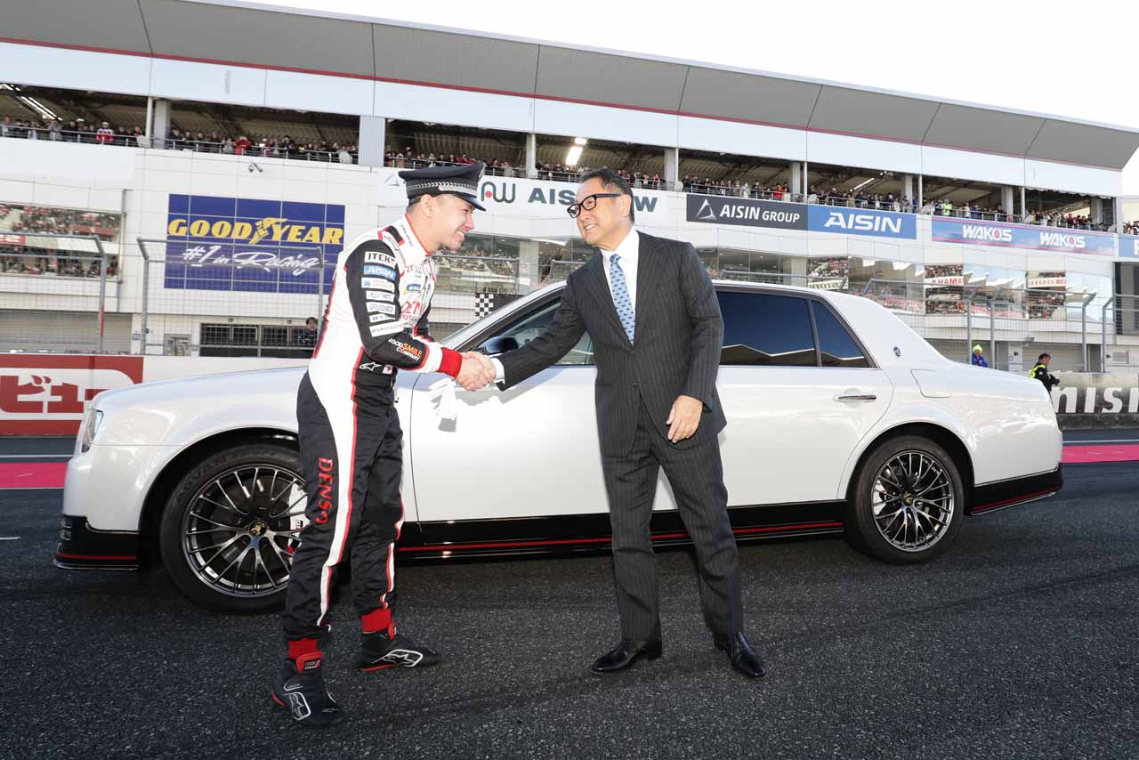 TGRF 2018の開会式では豊田章男社長がセンチュリーGRMNで登場した