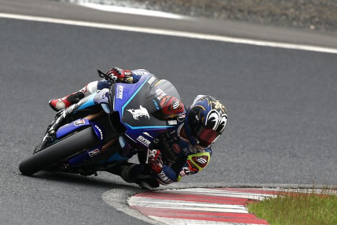 中須賀克行（YAMAHA FACTORY RACING TEAM）