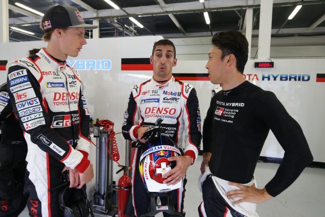 8号車をシェアする（左から）ブレンドン・ハートレー、セバスチャン・ブエミ、中嶋一貴