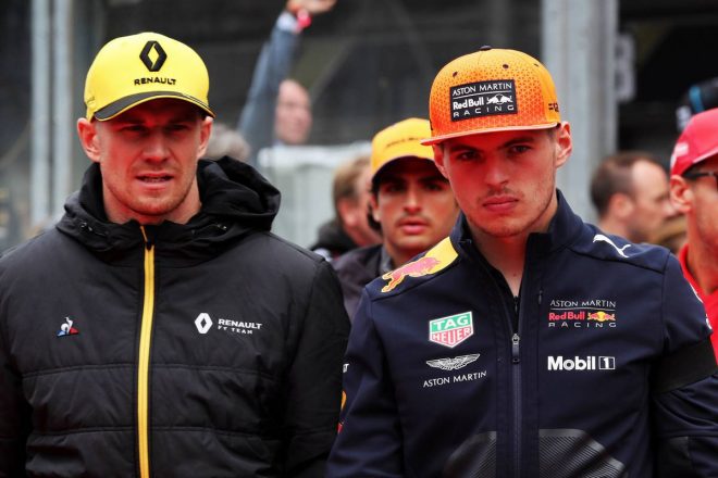 2019年F1第13戦ベルギーGP　マックス・フェルスタッペン（レッドブル・ホンダ）、ニコ・ヒュルケンベルグ（ルノー）