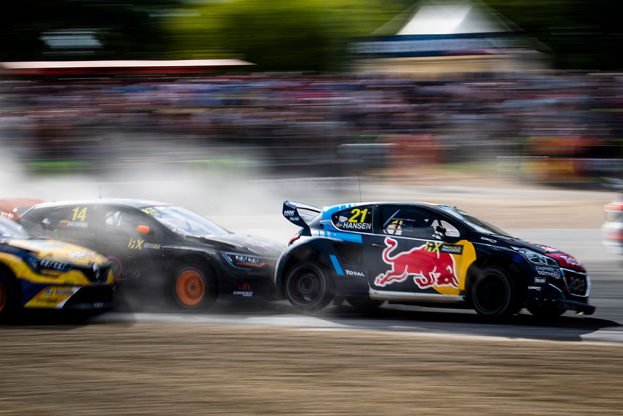 2019年の世界ラリークロス第8戦を制したティミー・ハンセン（プジョー208 WRX）