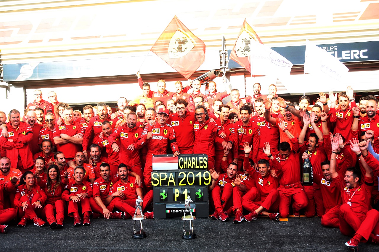 2019年F1第13戦ベルギーGP　シャルル・ルクレールがフェラーリと勝利を祝う