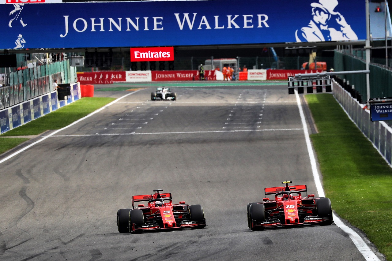 2019年F1第13戦ベルギーGP　セバスチャン・ベッテル（フェラーリ）、チームの指示でシャルル・ルクレールを前に出す