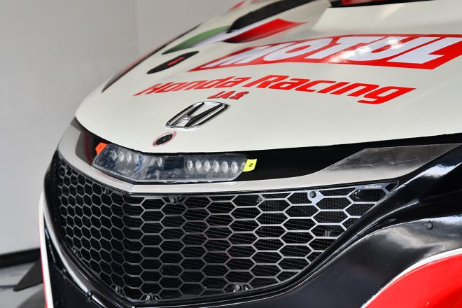 ホンダ・チーム・モチュールの30号車に装着されたNSX GT3 Evoの追加ライト