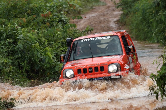 今年はOPEN COUNTRY M／Tの装着車は非常に多く、総合トップ10だけでも1、2、5、6、8位と5台。ジムニークラスは4台全車が装着。