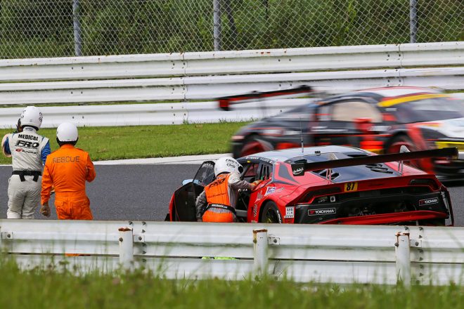 公式練習で単独クラッシュしたT-DASH ランボルギーニ GT3