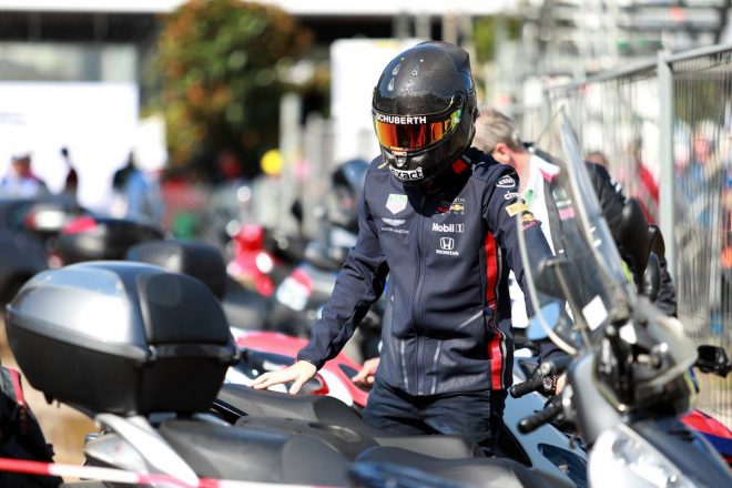 2019年F1第14戦イタリアGP　マックス・フェルスタッペンがバイクで通勤（レッドブル・ホンダ）