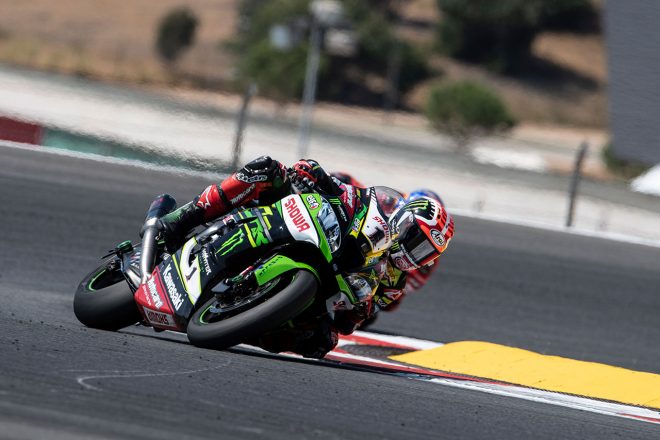 レイはレース2では序盤にレースをリードするも、引き離すことはできなかった