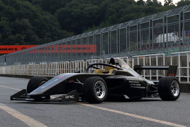 FIAが定める車両規定に準拠した童夢F111/3。