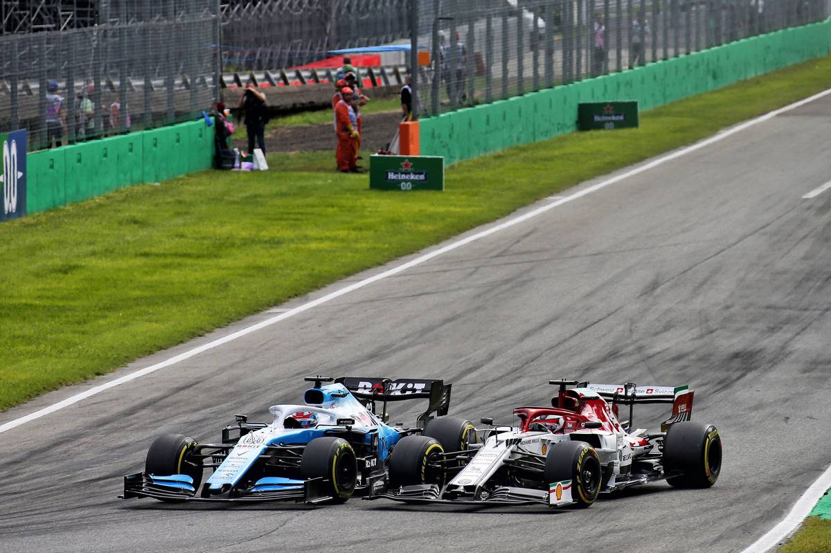 まだまだ若いもんには負けないライコネンさん。ジョージ・ラッセルさんとバトル