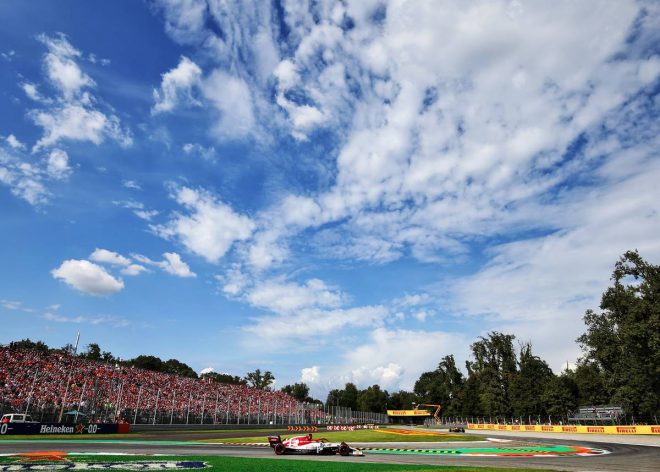 ライコネンさんはここから追い上げるのよ! と思っていました