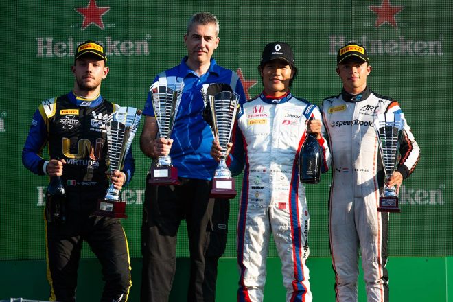 FIA-F2イタリアのレース1で優勝した松下信治