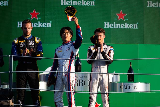FIA-F2イタリアのレース1で優勝した松下信治