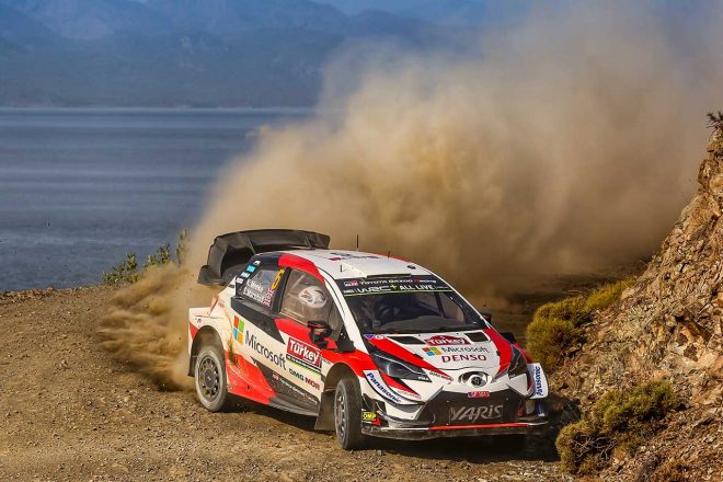 総合7番手につけたクリス・ミーク（トヨタ・ヤリスWRC）