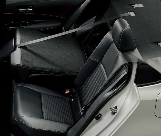 6:4分割可倒式リヤシート(カローラ)