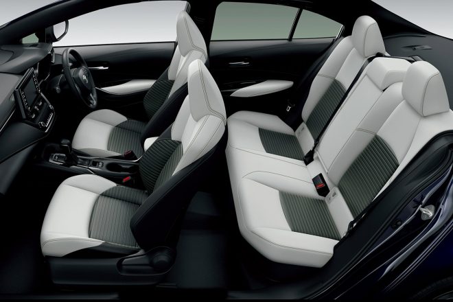 カローラ ツーリング HYBRID W×B(2WD)、内装色ブラック、シート表皮White<オプション>