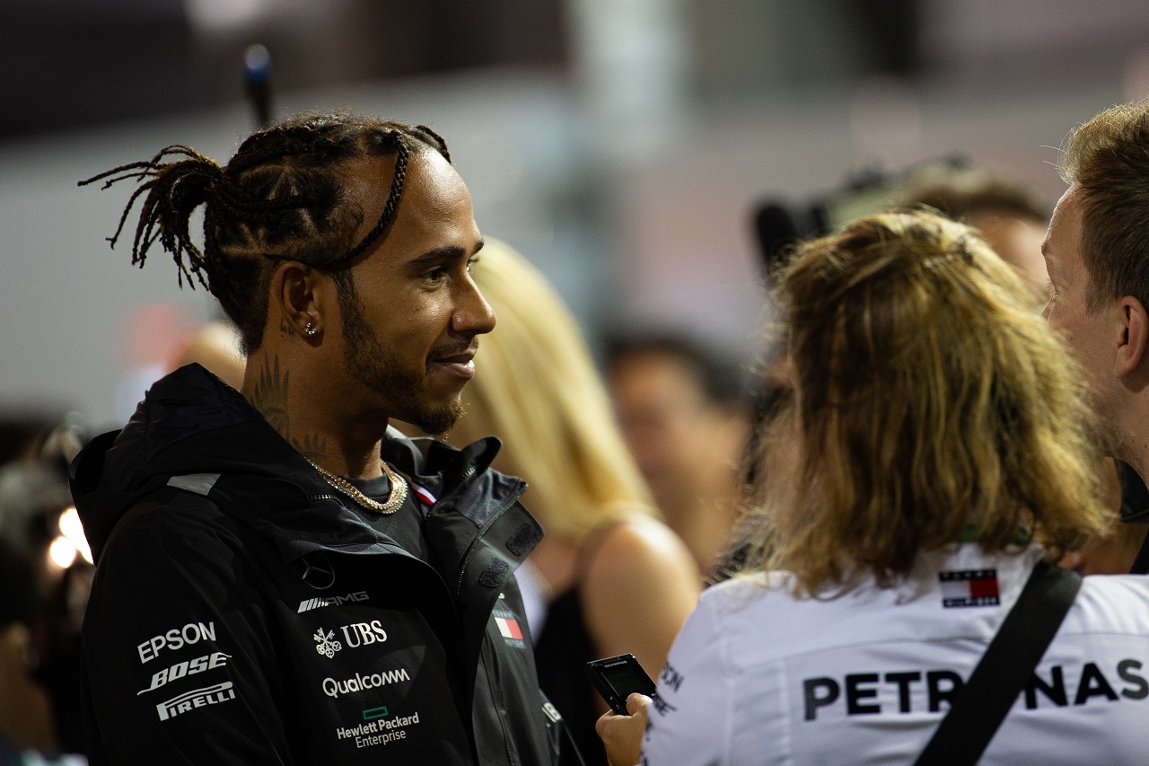 2019年F1第15戦シンガポールGP　インタビューにこたえるルイス・ハミルトン（メルセデス）