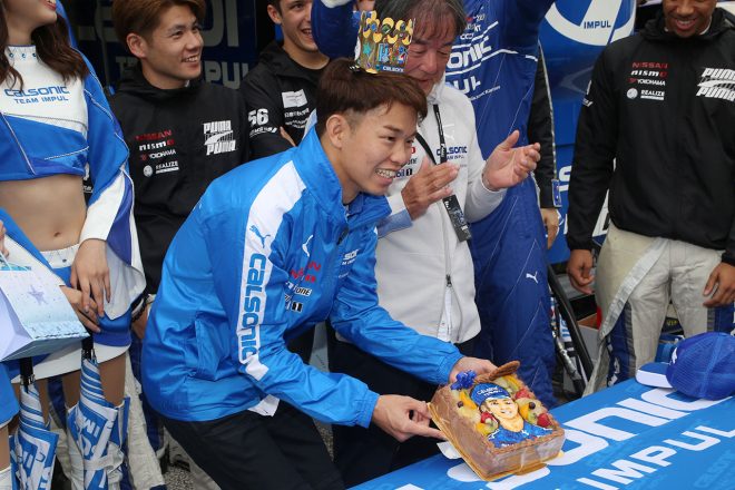 用意されたケーキは佐々木大樹の似顔絵入り