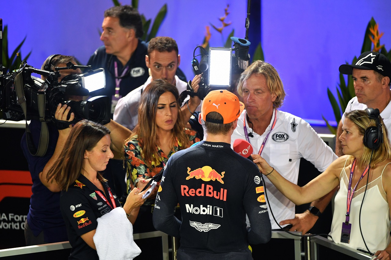 2019年F1第15戦シンガポールGP　予選後、インタビューに応じるマックス・フェルスタッペン（レッドブル・ホンダ）