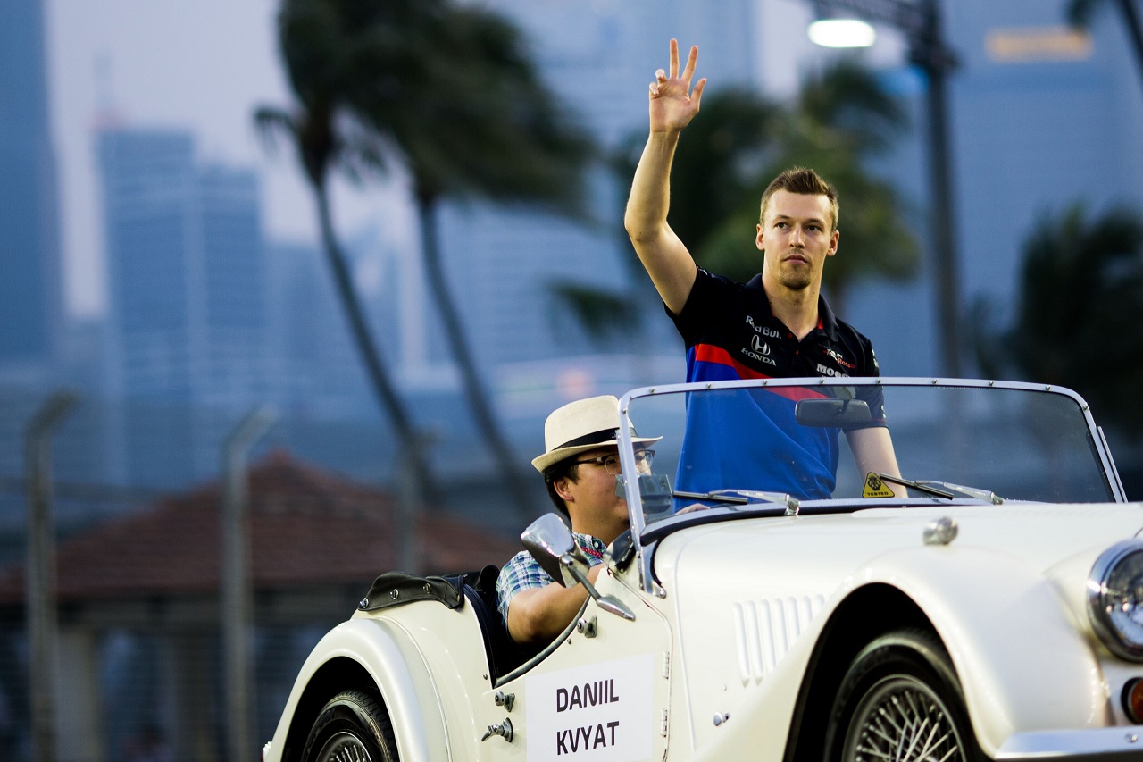 2019年F1第15戦シンガポールGP　ドライバーズパレードでのダニール・クビアト（トロロッソ・ホンダ）
