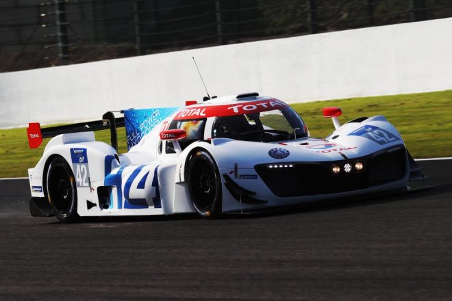 補助灯が加えられたLMPH2Gは、オリビエ・ロンバードとノルマン・ナトがステアリングを握り20周をラップした。