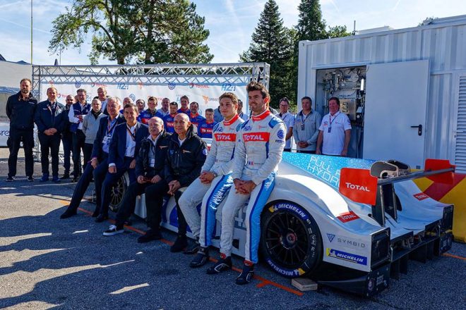 ミッションH24のスタッフ一同とグリーンGT LMPH2G