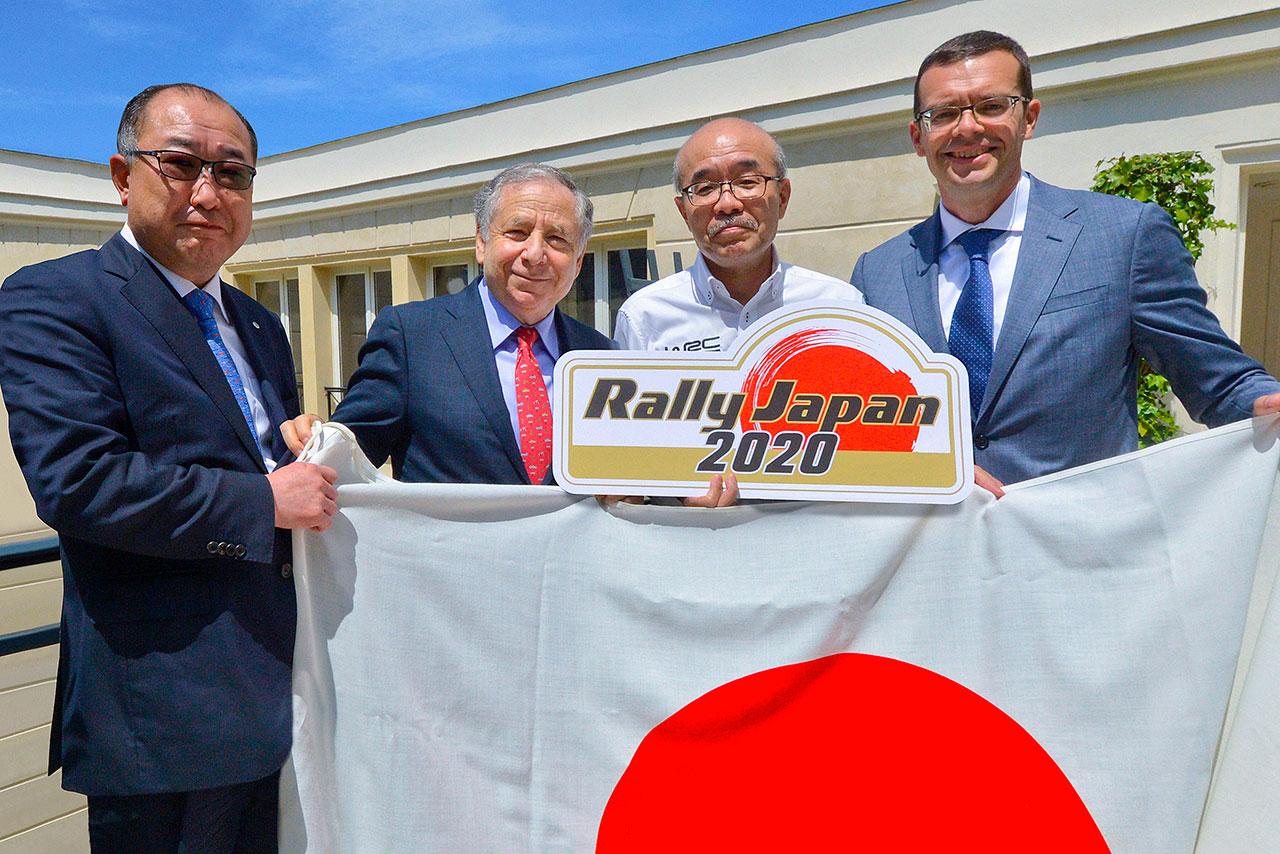 左から日本自動車連盟モータースポーツ部長 村田浩一氏、国際自動車連盟会長 ジャン・トッド氏、招致準備委員会／株式会社サンズ代表 坂井正治、WRCプロモーター代表 オリバー・シースラ氏