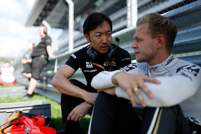 2019年F1第16戦ロシアGP　ケビン・マグヌッセン、ハースF1の小松礼雄チーフエンジニア