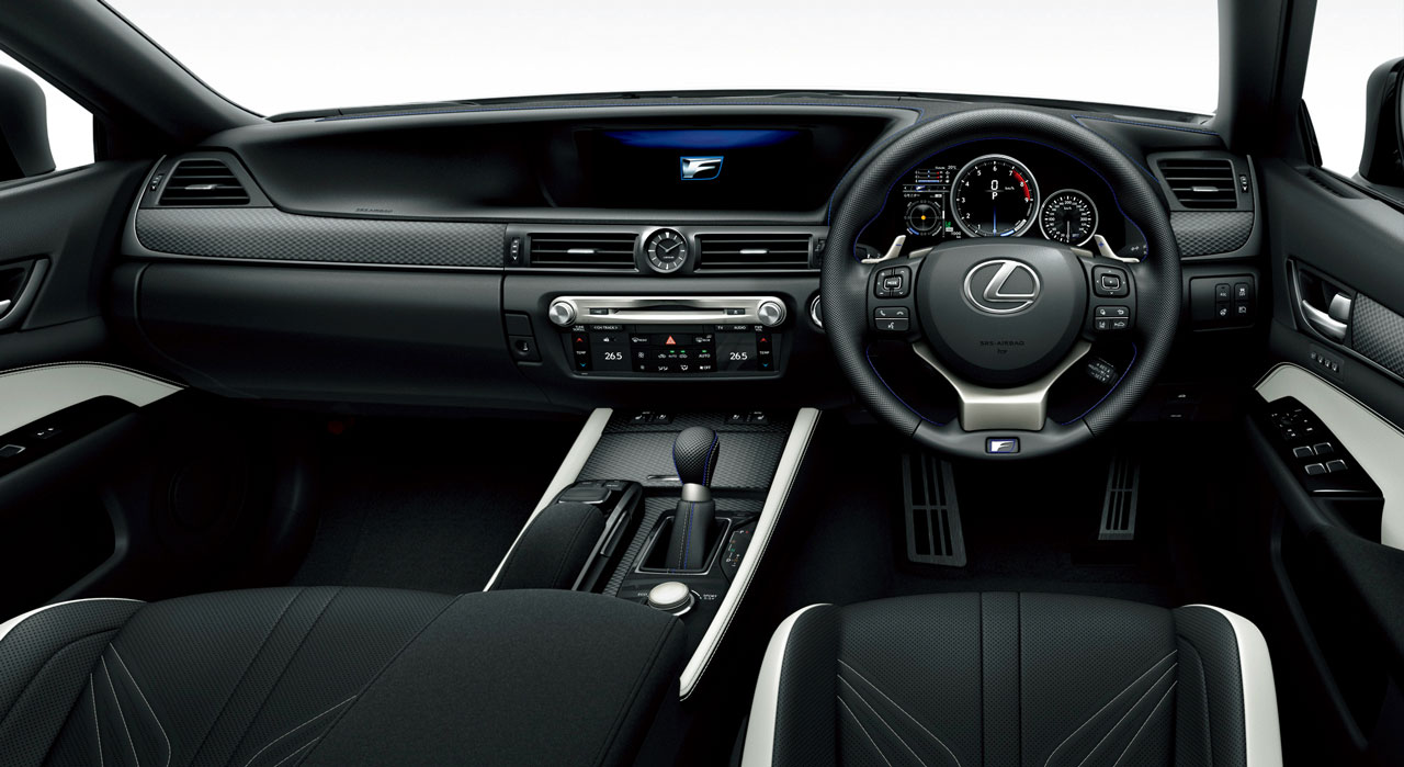 レクサスGS F／インテリア（ブラック＆ホワイト）